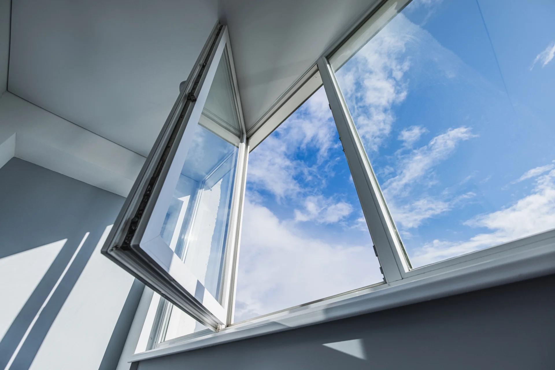 VLX 80 Casement Window in Austin, TX | Hale Windows Austin - detail 1